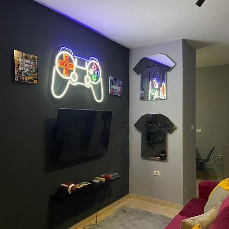 Super House 2 Blloku - 3 Rooms Tirana Bagian luar foto