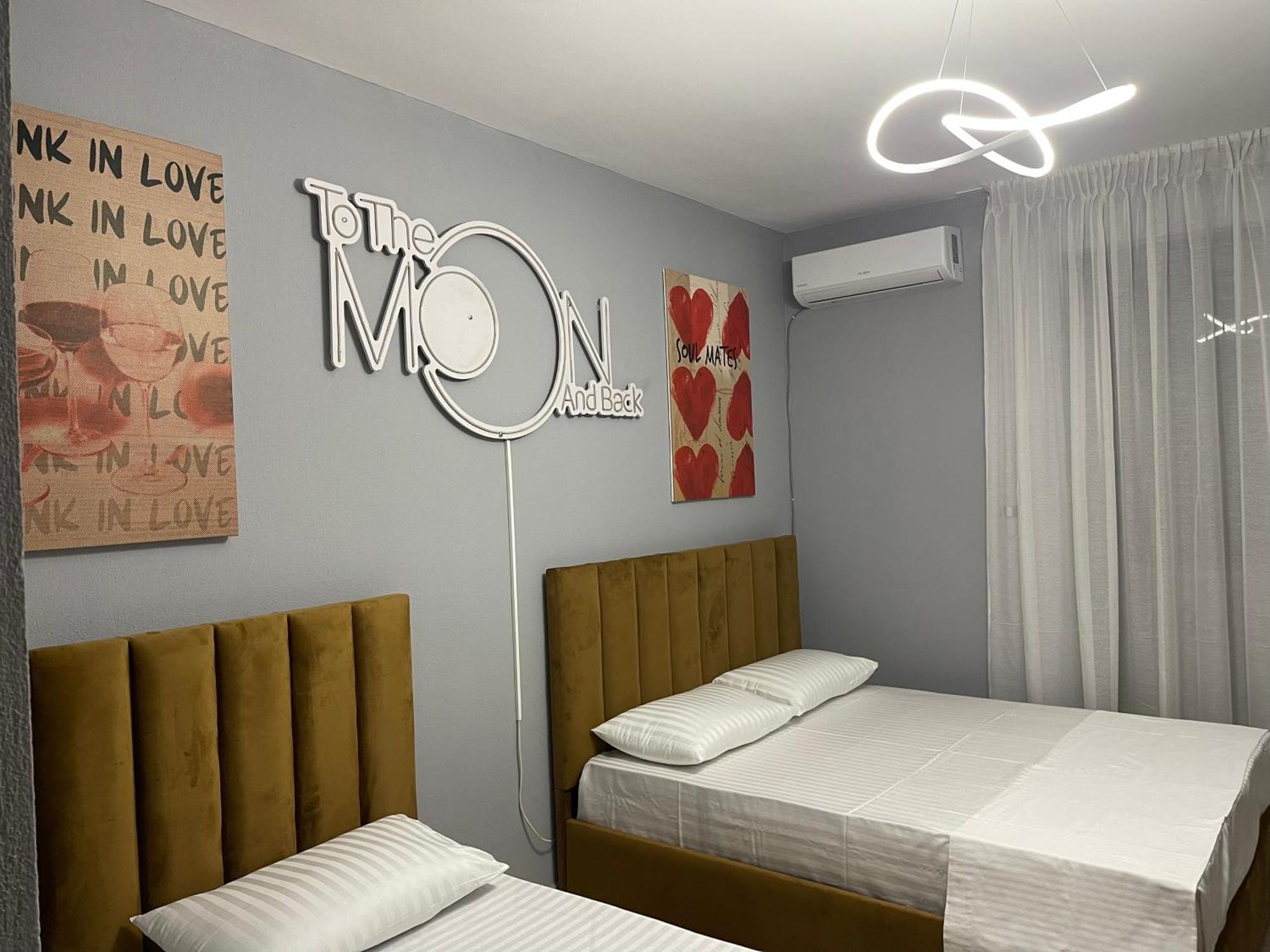 Super House 2 Blloku - 3 Rooms Tirana Bagian luar foto
